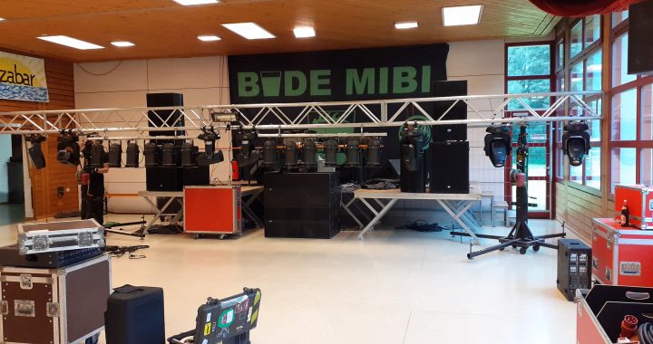 Gemeindehalle Reute RCF 6001 RCF 9006 RCF 8005 Litox Tontechnik Biberach Pa-Anlagen DJ-Technik Musikanlagen mieten RCF LD Systems Maui Mischpult DJ-Mixer Bude Mibi Knoll Veranstaltungstechnik PA-Systeme mieten, Aktive Lautsprechersysteme, PA-Systeme mieten, Professionelle Tontechnik für Events, Lichttechnik mieten Biberach, PA-Anlagen mieten Biberach, Veranstaltungstechnik Biberach, Tontechnik Verleih Biberach, DJ Service Biberach, DJ Equipment Verleih, Tontechnik für Hochzeiten