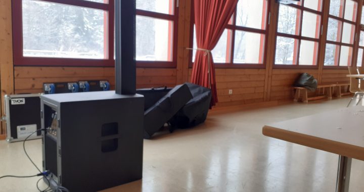 Gemeindehalle Reute Litox Tontechnik Biberach Pa-Anlagen DJ-Technik Musikanlagen mieten RCF LD PA-Systeme mieten, Aktive Lautsprechersysteme, PA-Systeme mieten, Professionelle Tontechnik für Events, Lichttechnik mieten Biberach, PA-Anlagen mieten Biberach, Veranstaltungstechnik Biberach, Tontechnik Verleih Biberach, DJ Service Biberach, DJ Equipment Verleih, Tontechnik für HochzeitenSystems Maui Mischpult DJ-Mixer JBL